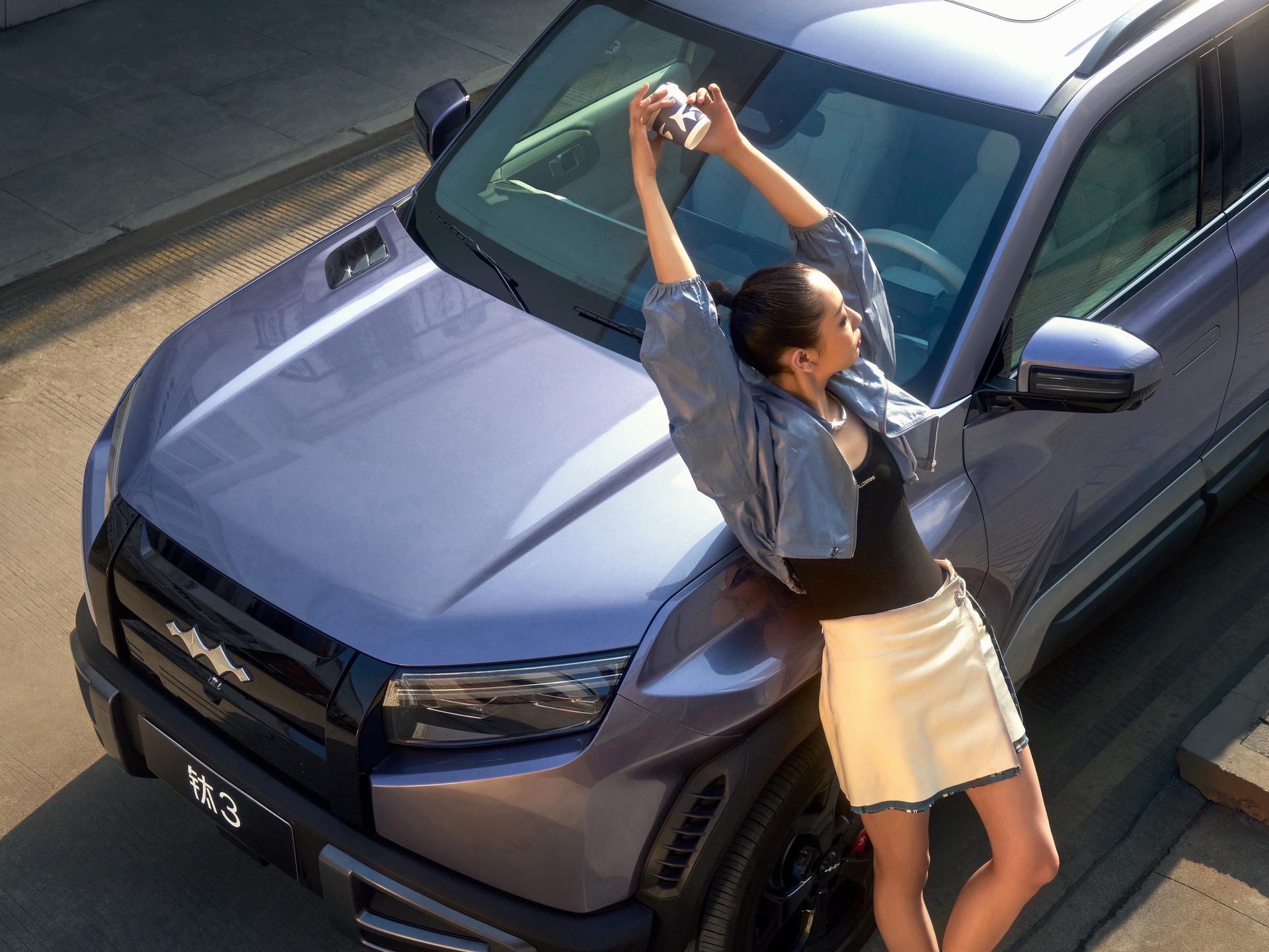 对紫色逐渐失去抵抗力💜。辆首创A级带闪充的紫色方盒子真的太美啦～ 黑...