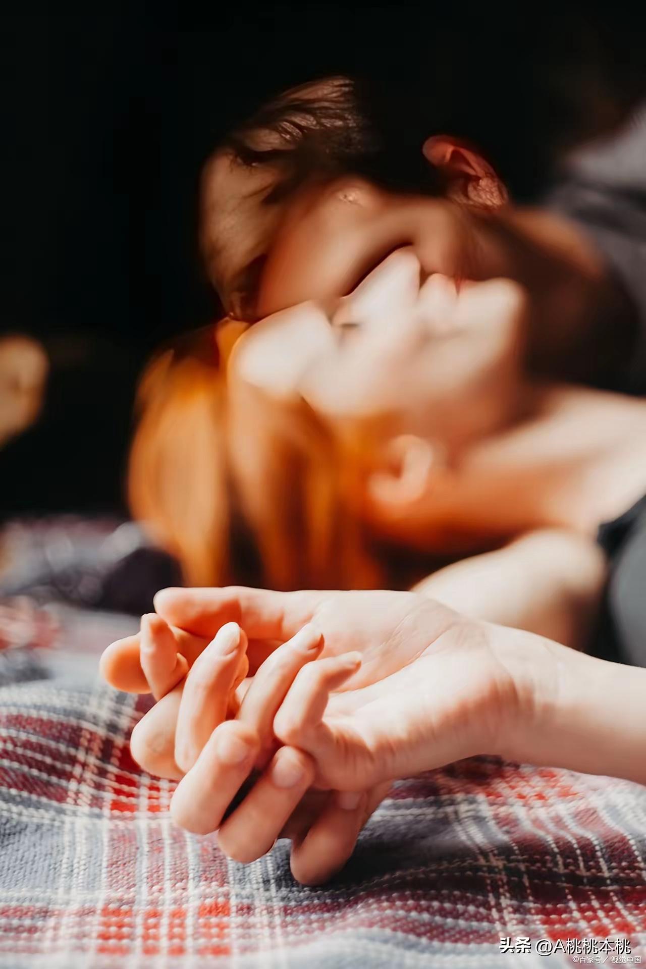 性生活在婚姻里非常重要。为什么很多男人女人出轨，就是自己的性需求在家没有得到满足