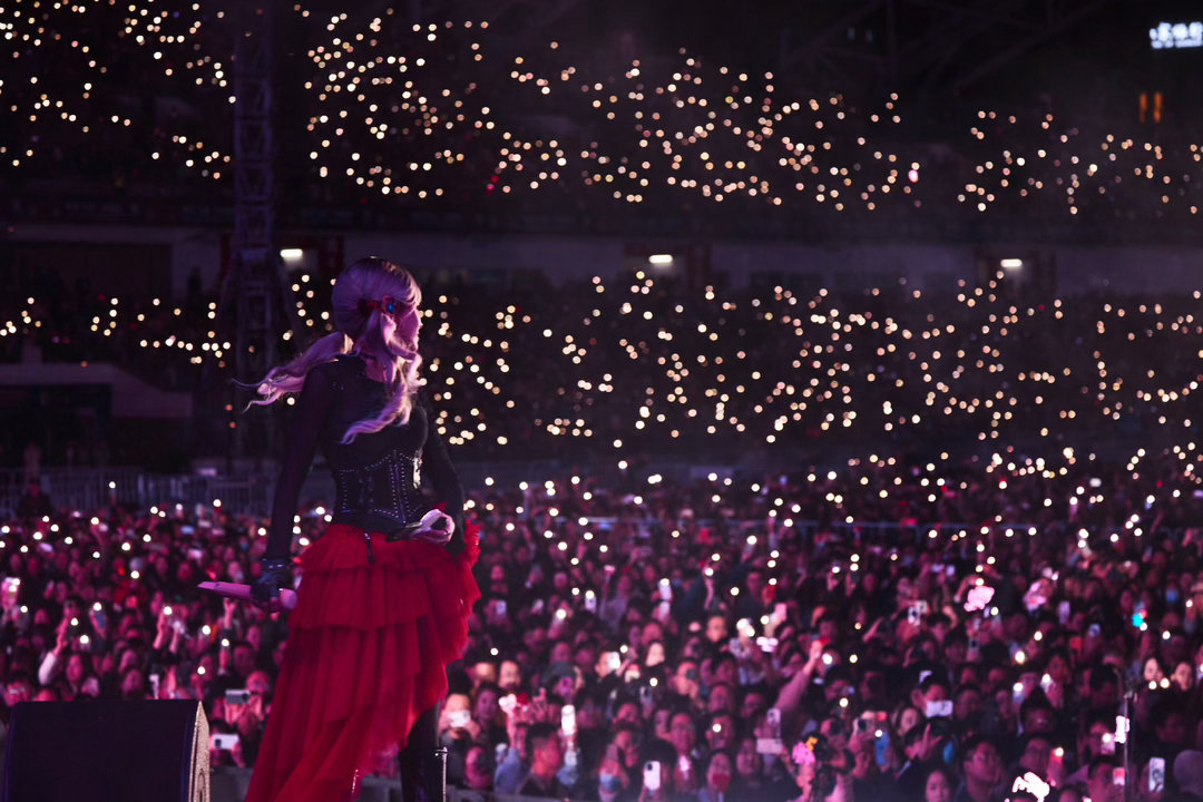 黄霄雲全开麦有效拼盘黄霄雲有效拼盘的含金量 广州场体育馆外面全是大学城的学生，有