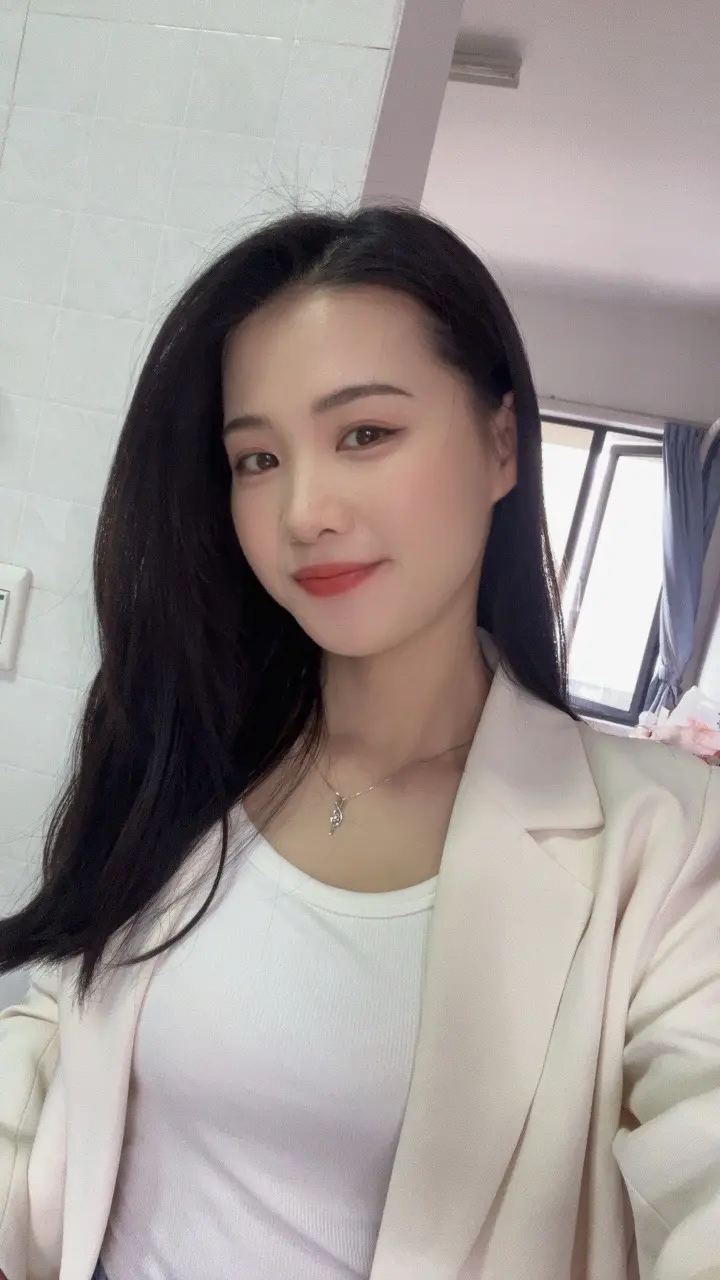 饿了不知道吃什么 想吃点爱情的苦