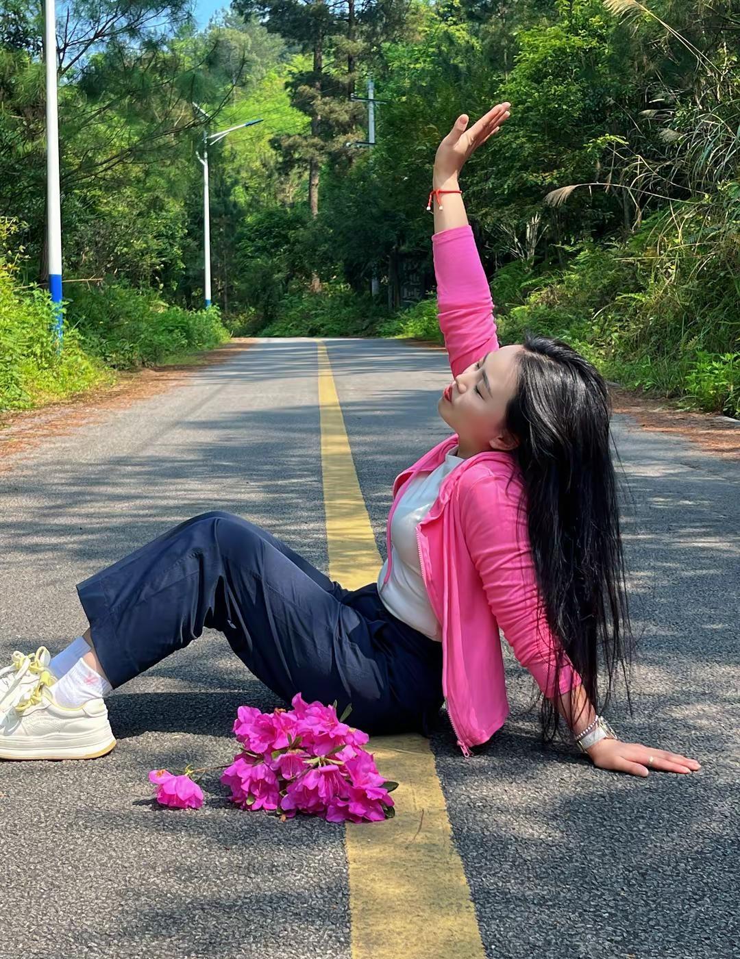 只想把自己养的越来越快乐   平静，其他的都不太感兴趣自然风景