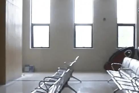 上海一名独生子在母亲离世后，手握母亲名下三套房产准备办理过户手续，没等来房产相关