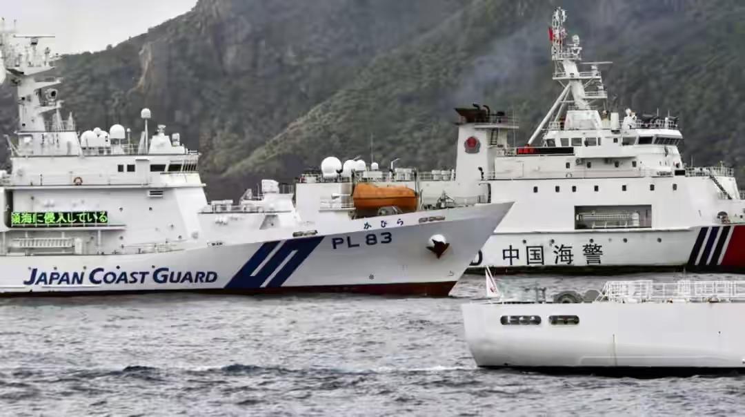 12月2日！日本偷袭！非法进入我国钓鱼岛领海！中国海警发现后严厉警告并驱离！同时