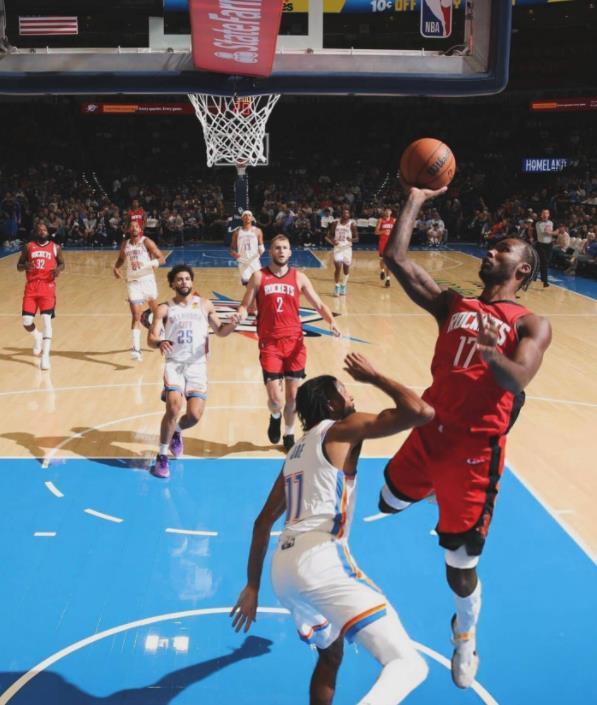 让伊森重新回到首发阵容当中，是对是错呢？其实单从火箭队今天大胜尼克斯队的比赛表现