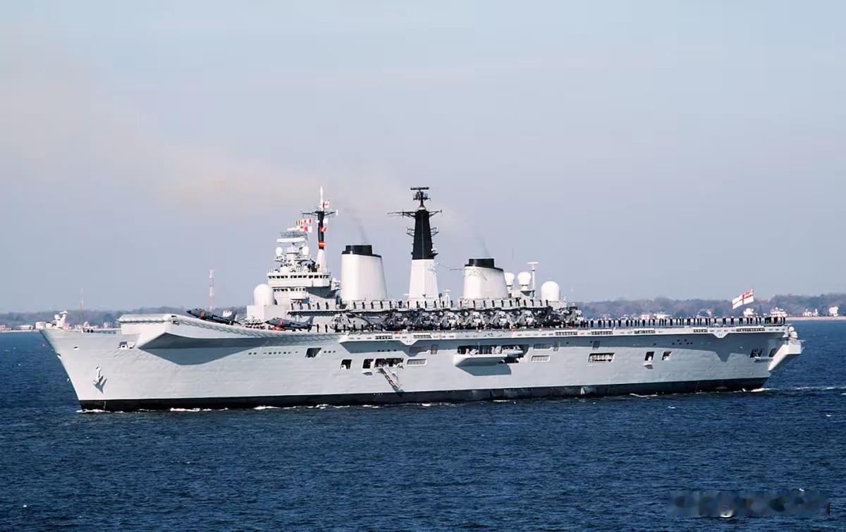 美国电弹蒸弹都不行 可仿制辽宁舰：美国电磁弹射器问题多，蒸汽弹射器因供应链、工程