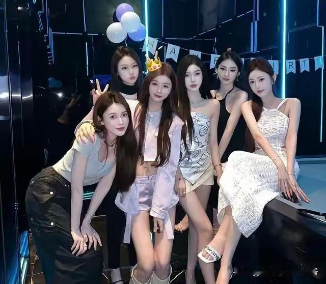 我们村张寡妇35岁，离婚两次带三个儿子，在ktv做保洁，去年认识一个土豪大哥，年