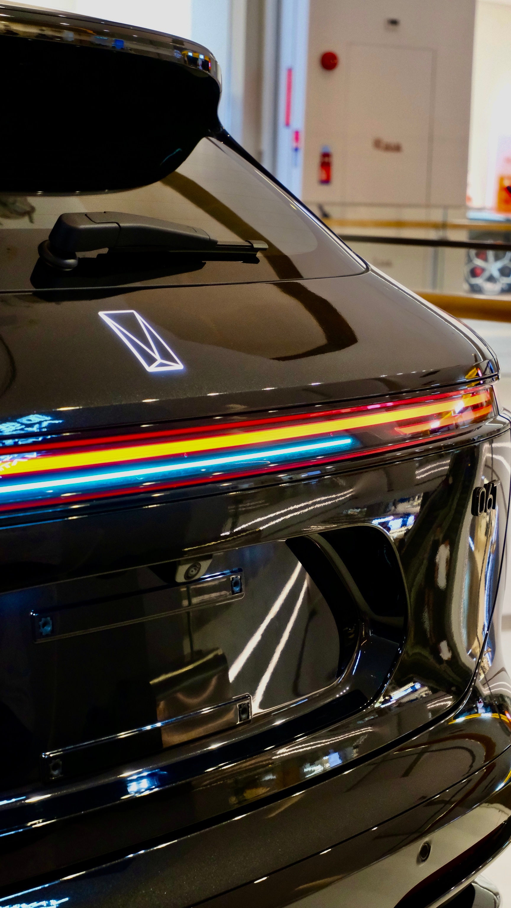 阿维塔06t好多车anycar 好看的，尺寸很克制，很协调，侧面线条也没有任何臃