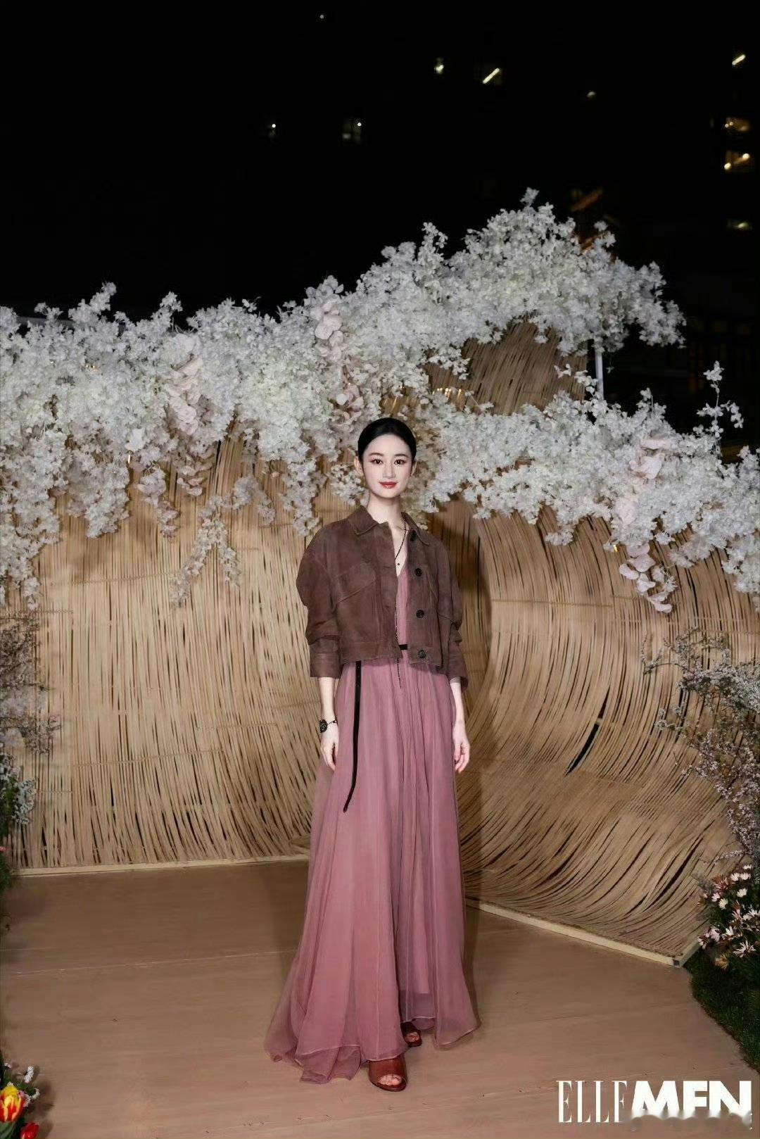 杨紫和郭晓婷撞衫了，谁穿的好看 