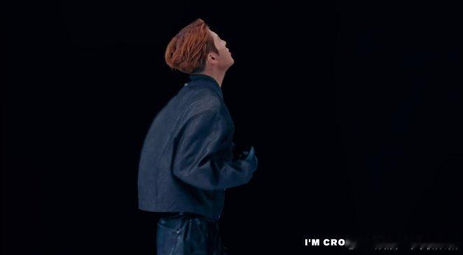 王嘉尔阿信两种渴望一种答案旋律奏响，故事登场！《Alive》传递满满的追梦力量。