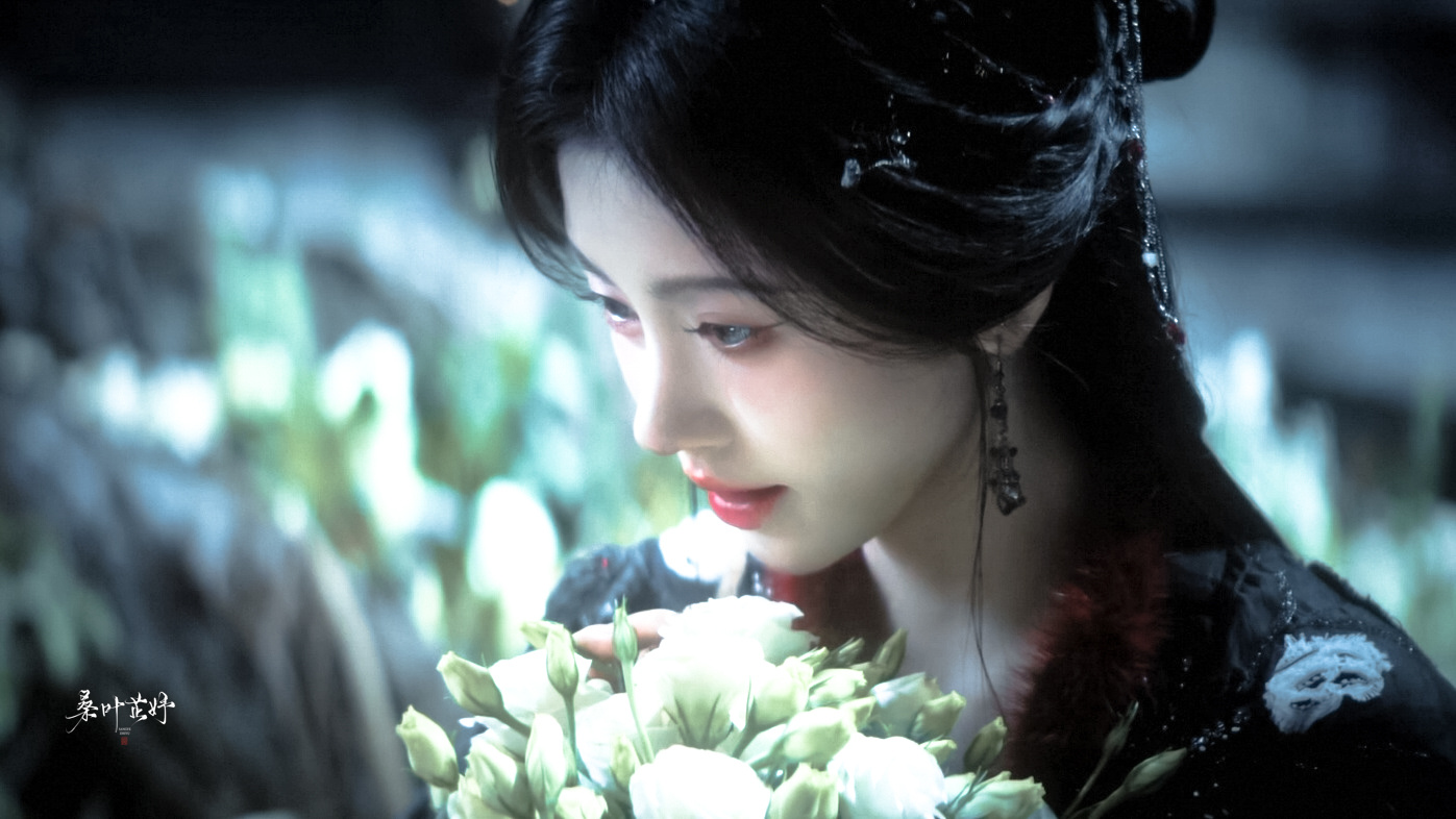 “就算月亮看不见 在意它的人 也会一直抬头看”🌙鞠婧祎千香
