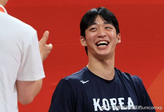 崔俊勇回归加入韩国男篮，吕俊锡脚踝伤势恢复良好，有望在八强赛阶段复出亚运会亚洲篮