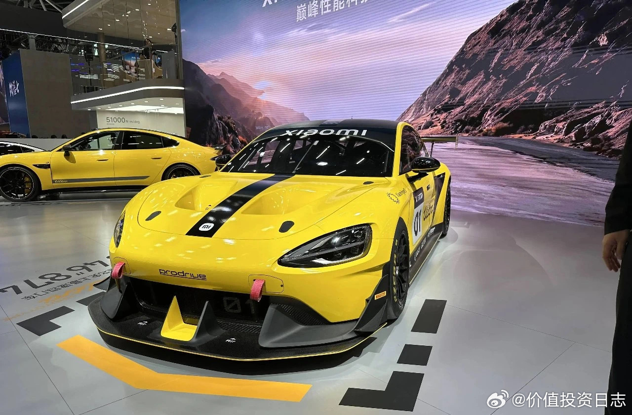 价值投资日志[超话] 小米汽车被300多个车主围剿要求退车，上了热搜。因为这些小