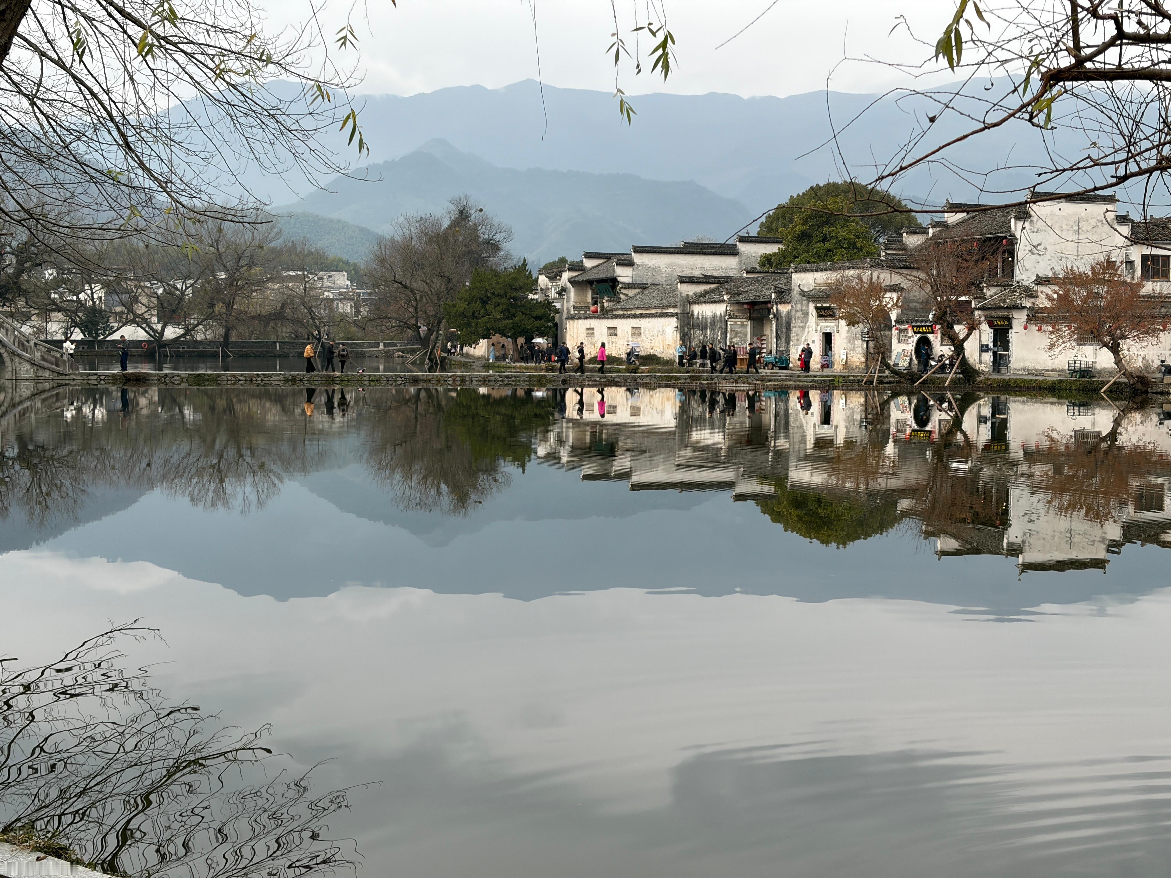 早安压力不是为了压垮你，而是为了把你压成钻石。在这个高压锅一样的社会，不仅要抗压