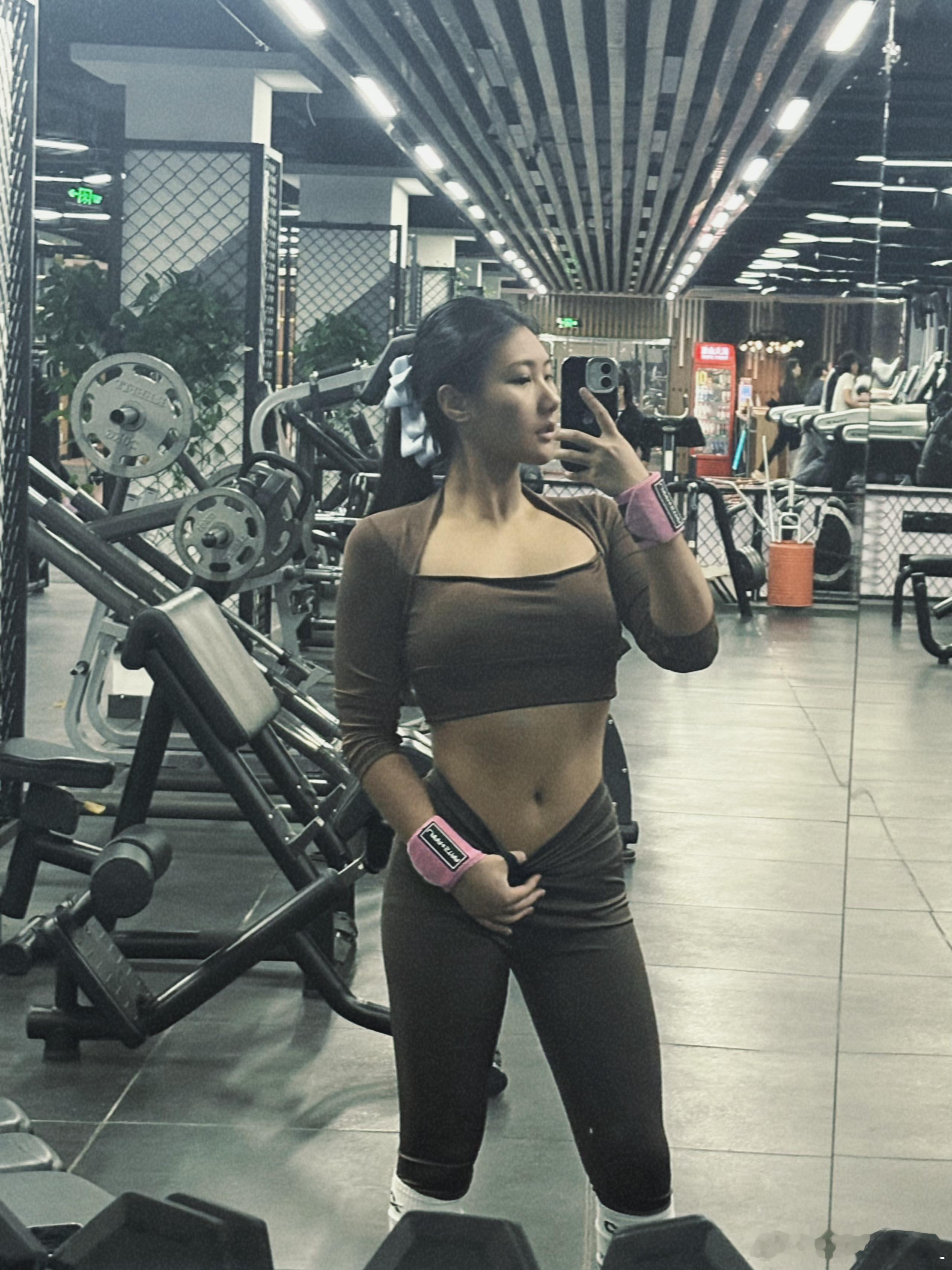 一些流汗的碎片 