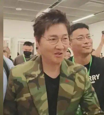 孙楠真的没想到！6月14日，孙楠突然冲上了热搜，只因为有媒体报道孙楠体重比汪苏泷