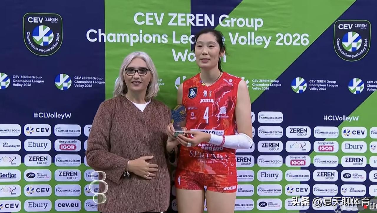 大早上醒来就看到朱婷又拿MVP了！这成功率太高了，25扣15中，15分，应该还少