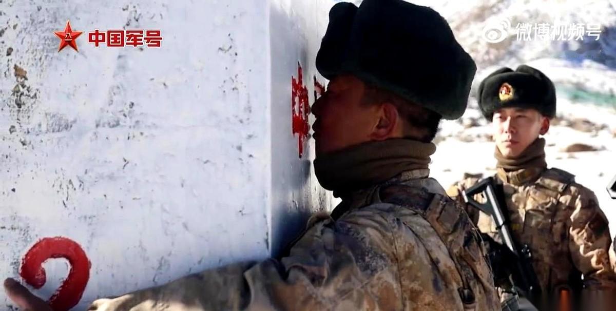 16年啊。
一条路，他走了16年。最后一次走，是告别。
我不知道怎么形容这种感觉