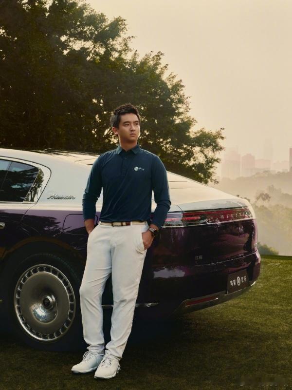 尊界S800高尔夫圈社交新名片对于有钱人来说，车从来不止是简单的代步工具，更是行