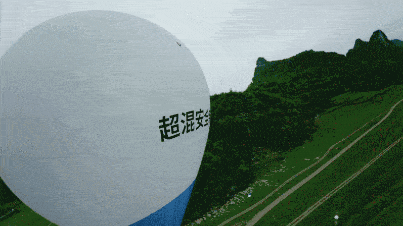 谁见过这么硬核的测试？沃尔沃XC70被热气球带上35米高空 在空中释放后以近 9