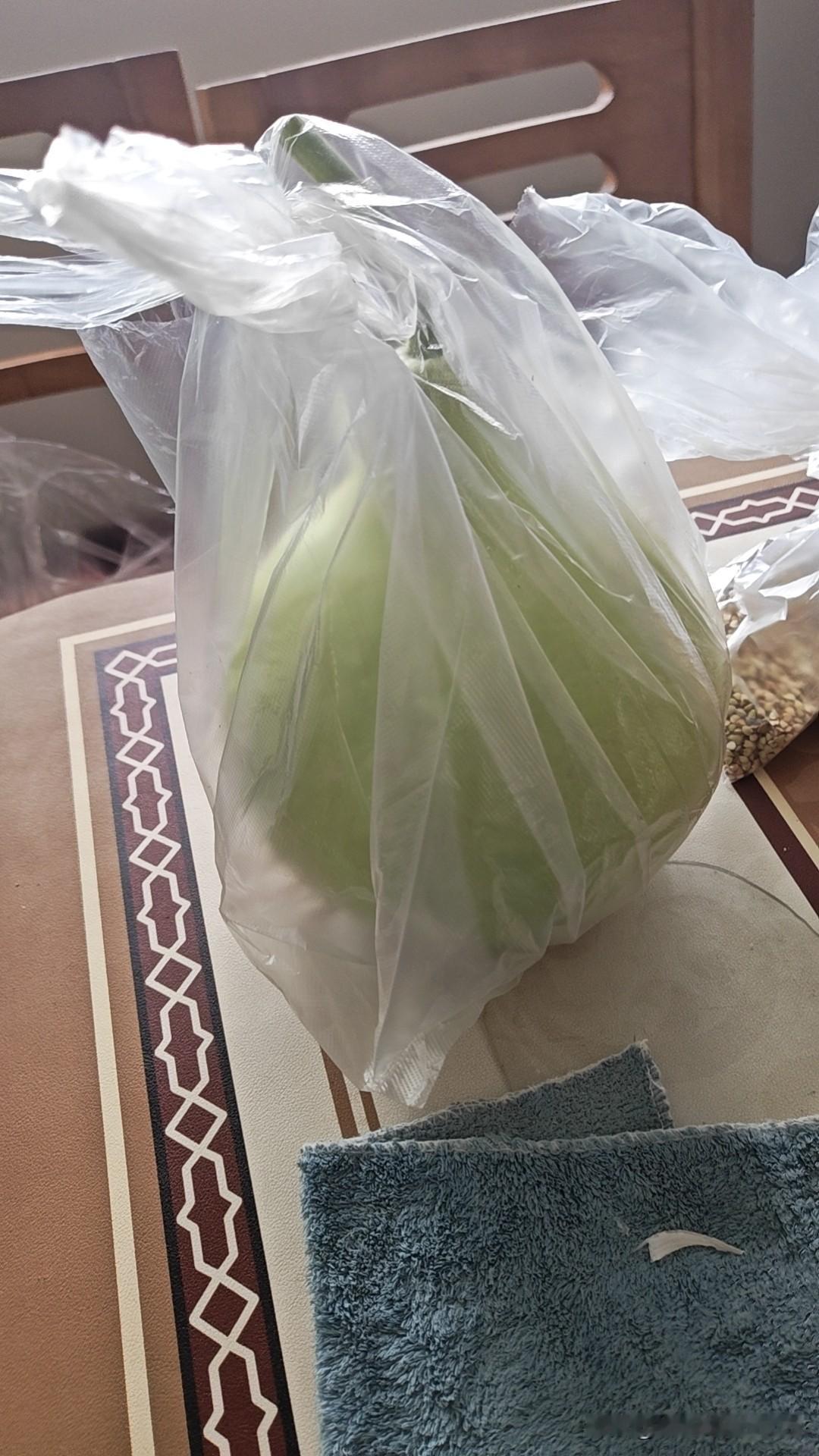 今日立秋，按照我们潍坊的习俗要吃饺子。

潍坊逮个节气就是吃饺子，你们那里立秋是