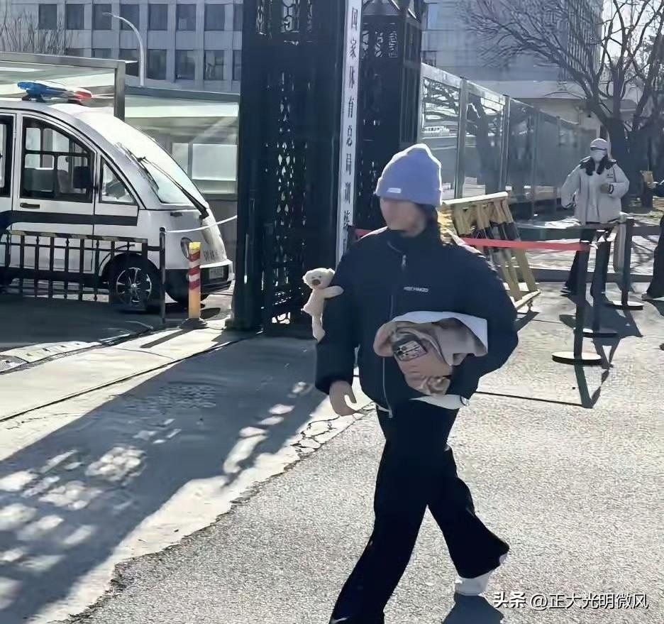 全红婵归队开启冬训！身高逼近1米7+长发造型亮眼，气场蜕变超吸睛
 
今日，有网