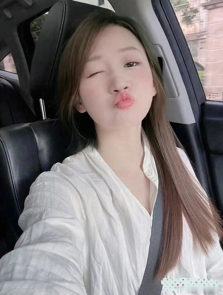 不因别人喜欢你，恃宠而骄，不因别人讨厌你，自我否定；在人际关系中有多少人喜欢你，