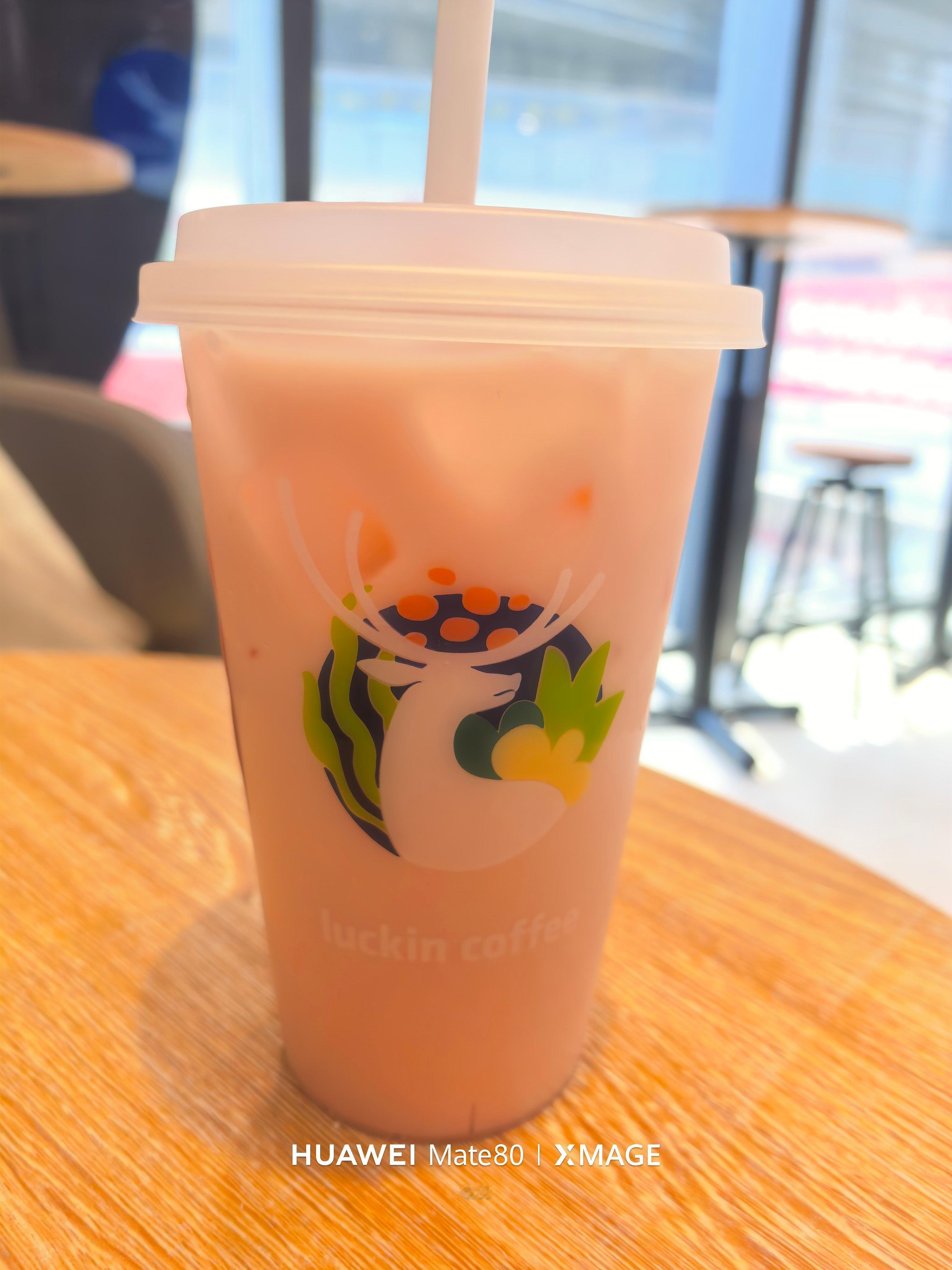 盖浇饭还是得鱼香肉丝，好吃，配上这个西瓜冰奶绝了  ​​​
