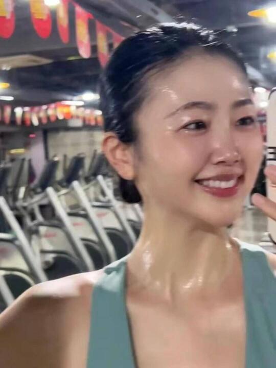 35岁 常年不吃快碳+内调，少女感是我应得的