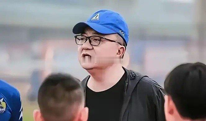 董路说，罗马餐厅的王老板，王老板的太太，将只身一人，携带我们的冠军奖杯回到北京。