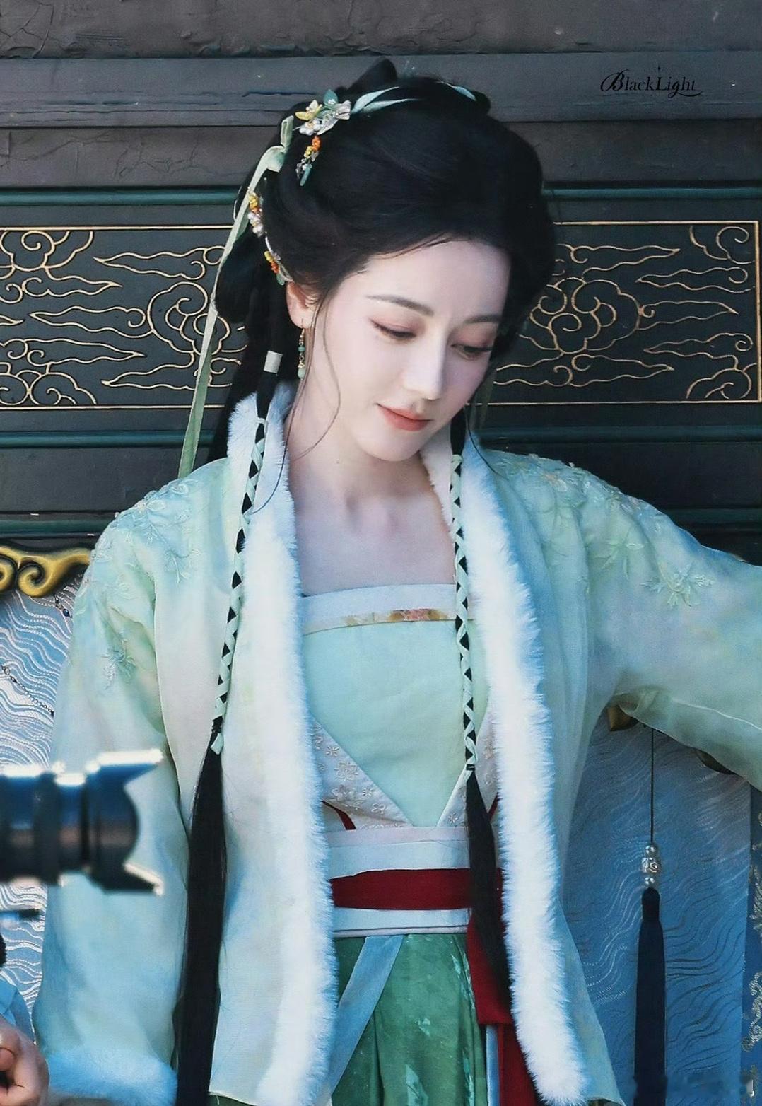 迪丽热巴贺思慕是什么反差萌角色，可爱小白兔化身犀利鬼王！怎么感觉已经路透看完角色