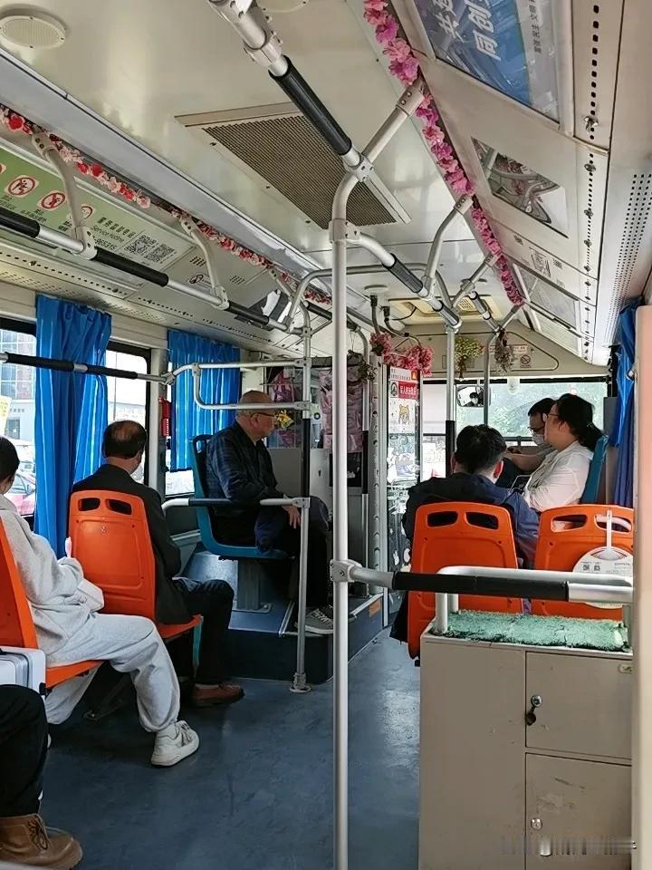 西安是一个巨大的3500？
纯属造谣！！！
我朋友从春节后到现在，
一直找工作，