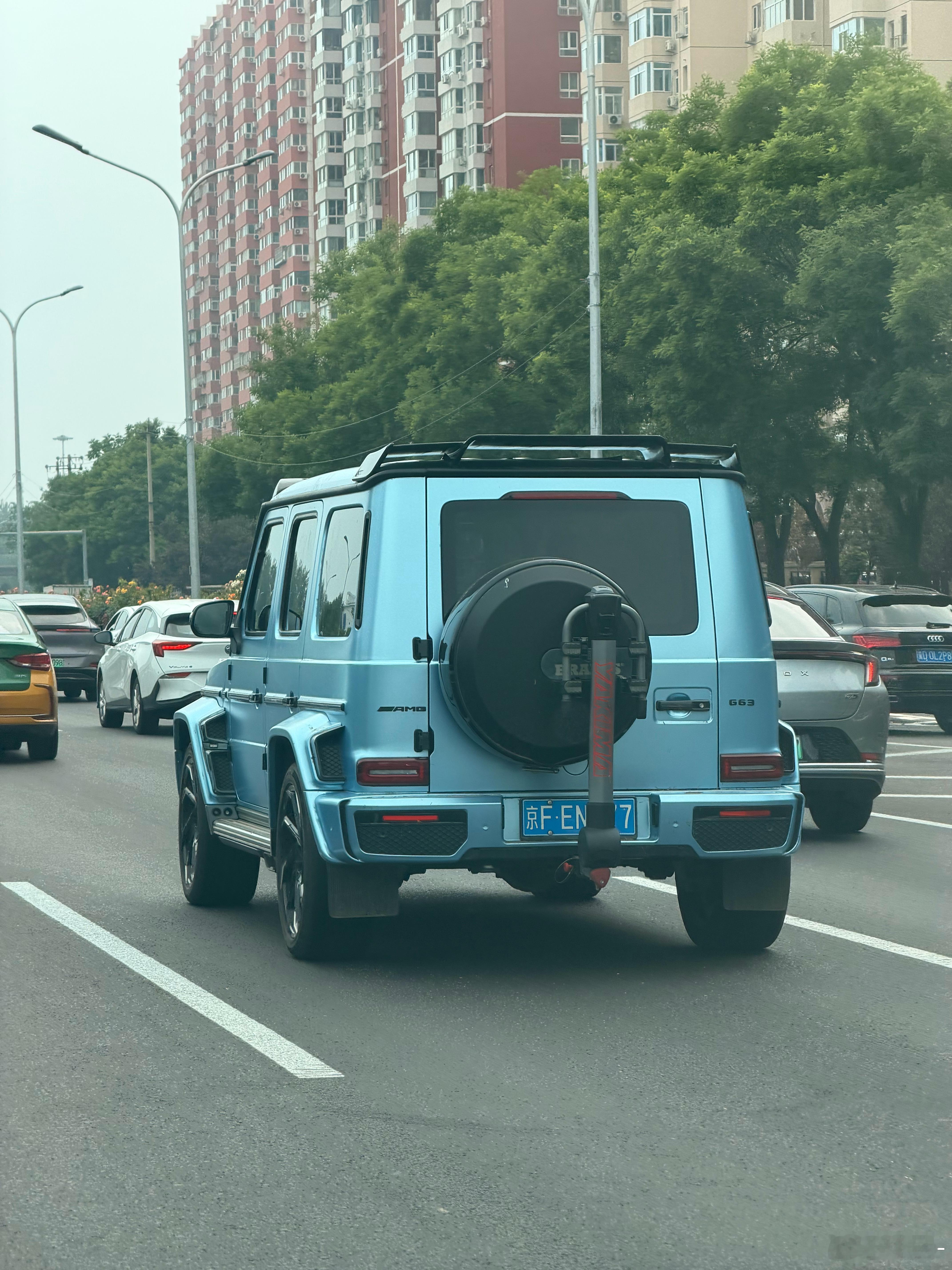 这真的不算遮挡号牌吗