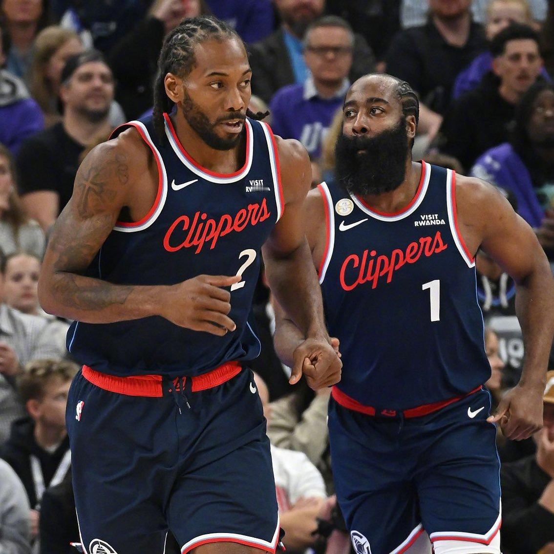 莱昂纳德第四节大爆发，单节拿下20分，不过卢指导最后一节DNP了四名首发，哈登、