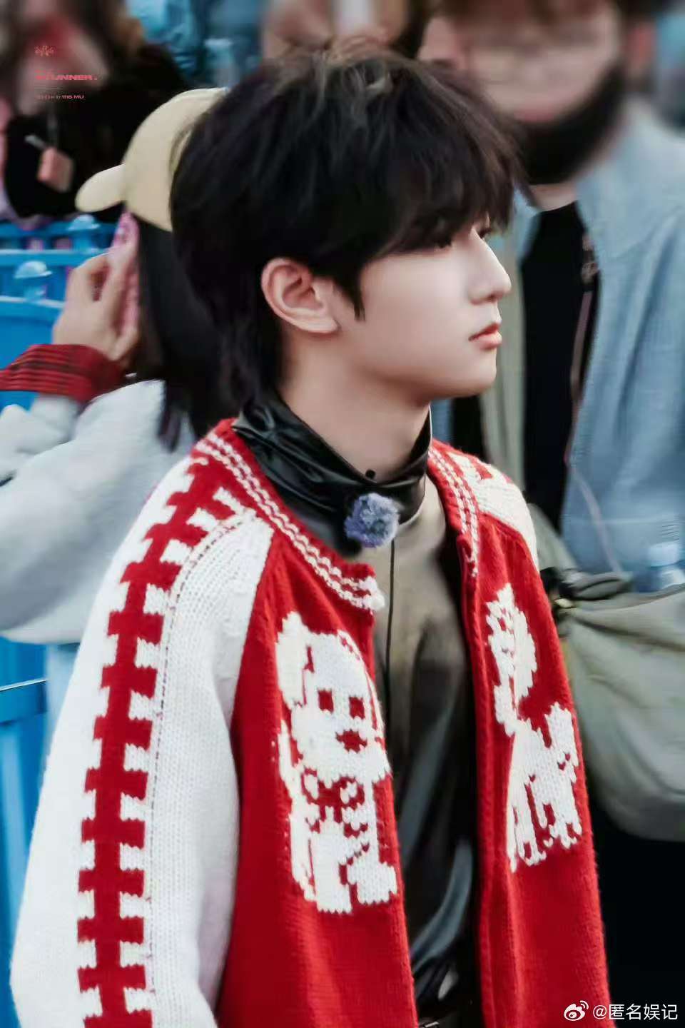 穆祉丞手绘杨迪海报周五晚高疯谁被这段互动可爱到，穆祉丞乖乖画海报夸杨迪，温柔又乖