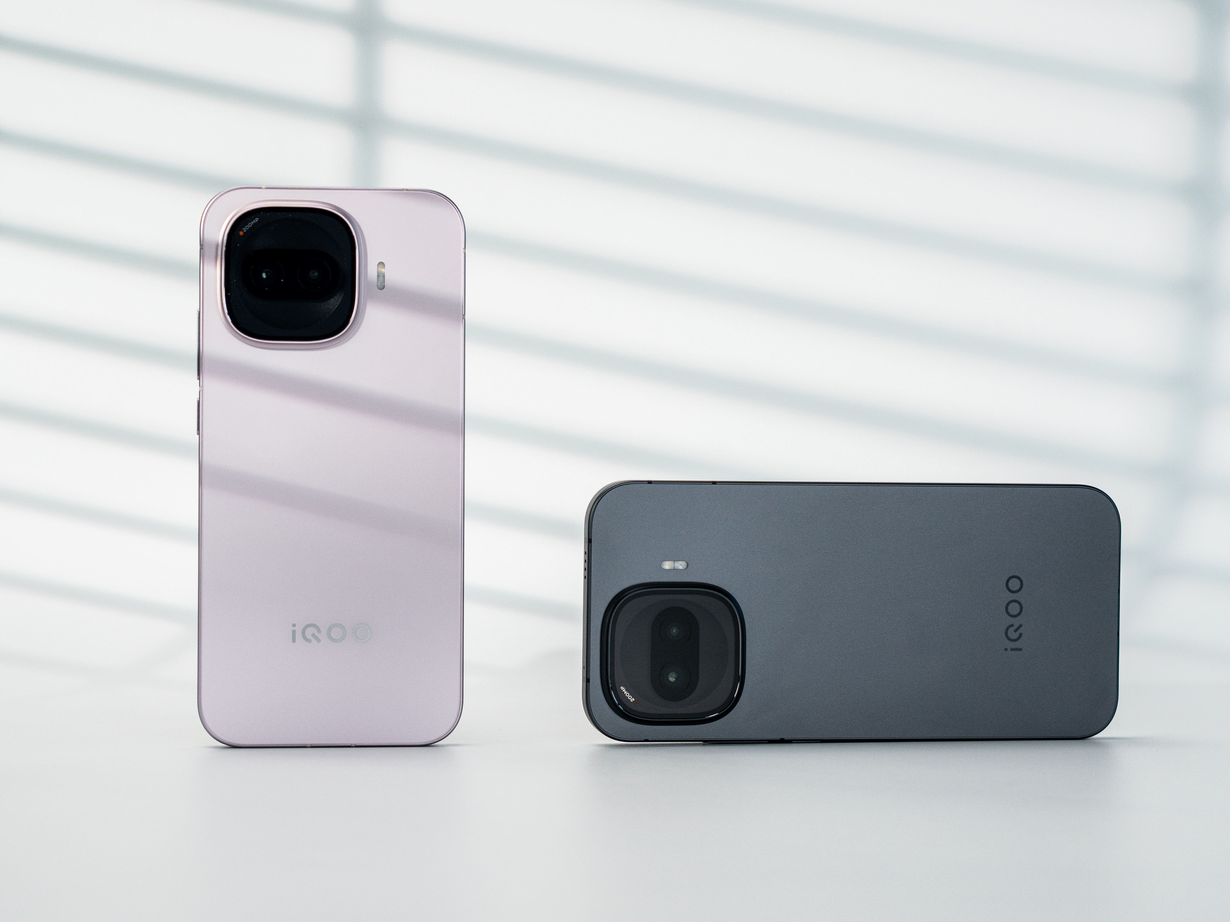 来看看iQOO Z11 Turbo两款配色，喜欢么