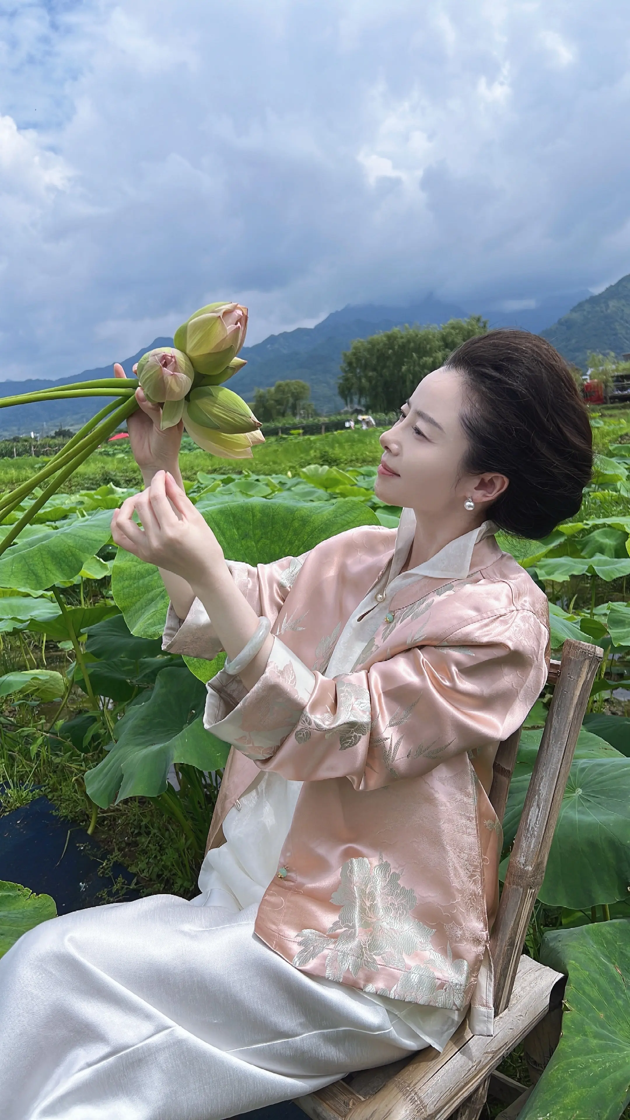 你永远要相信自己是一个幸运的人。而且是一个很有福气的人。