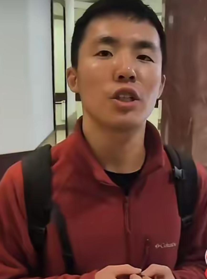 事态升级了，
这下回国也不可能安生了

有网友把几百封举报材料，给相关部门，警方