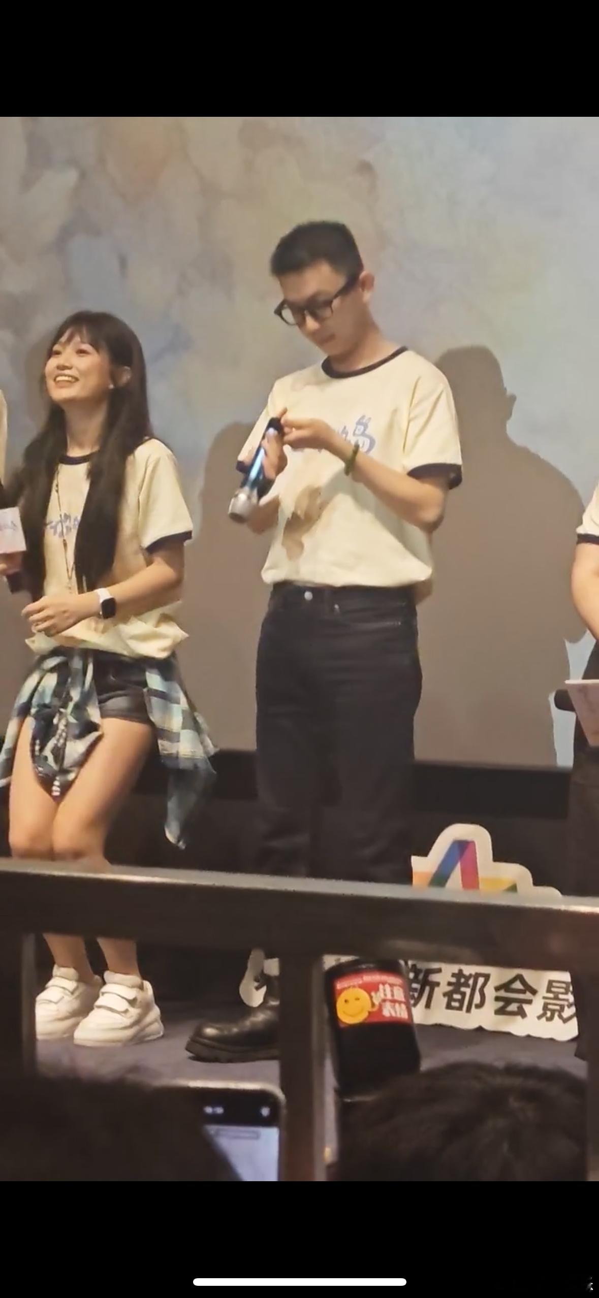 夏天妹妹 E人在哪都是GIF笑不活了！E人夏天妹妹和I人张福正同框画面反差感直接