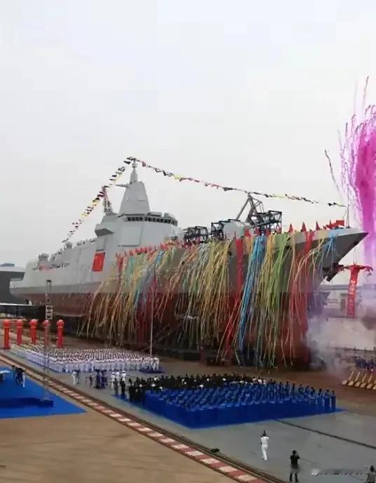 1. 055大驱性能先进防御能力强：055大驱在世界处于一流水平。中国现役8艘，