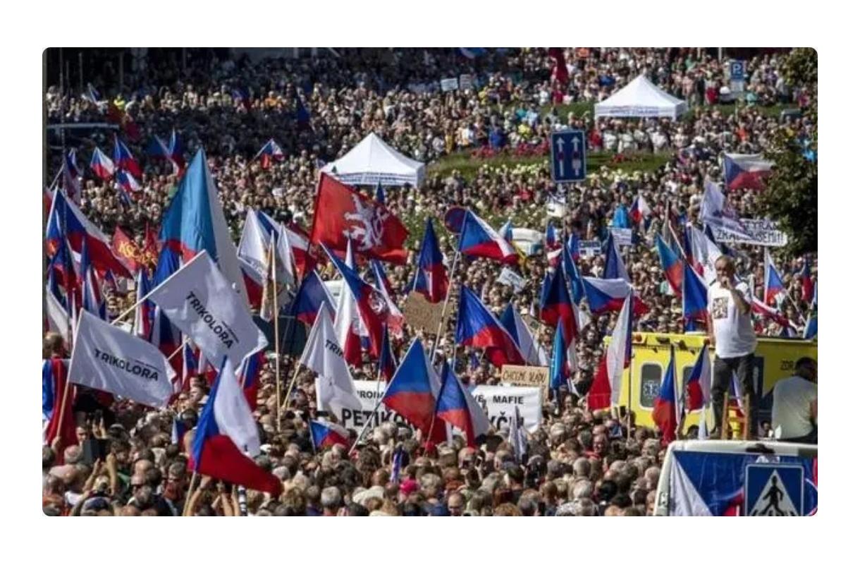 恐怕捷克的今天就是日本的明天，从现在看，对日的措施只是浅浅的开始。
    由于