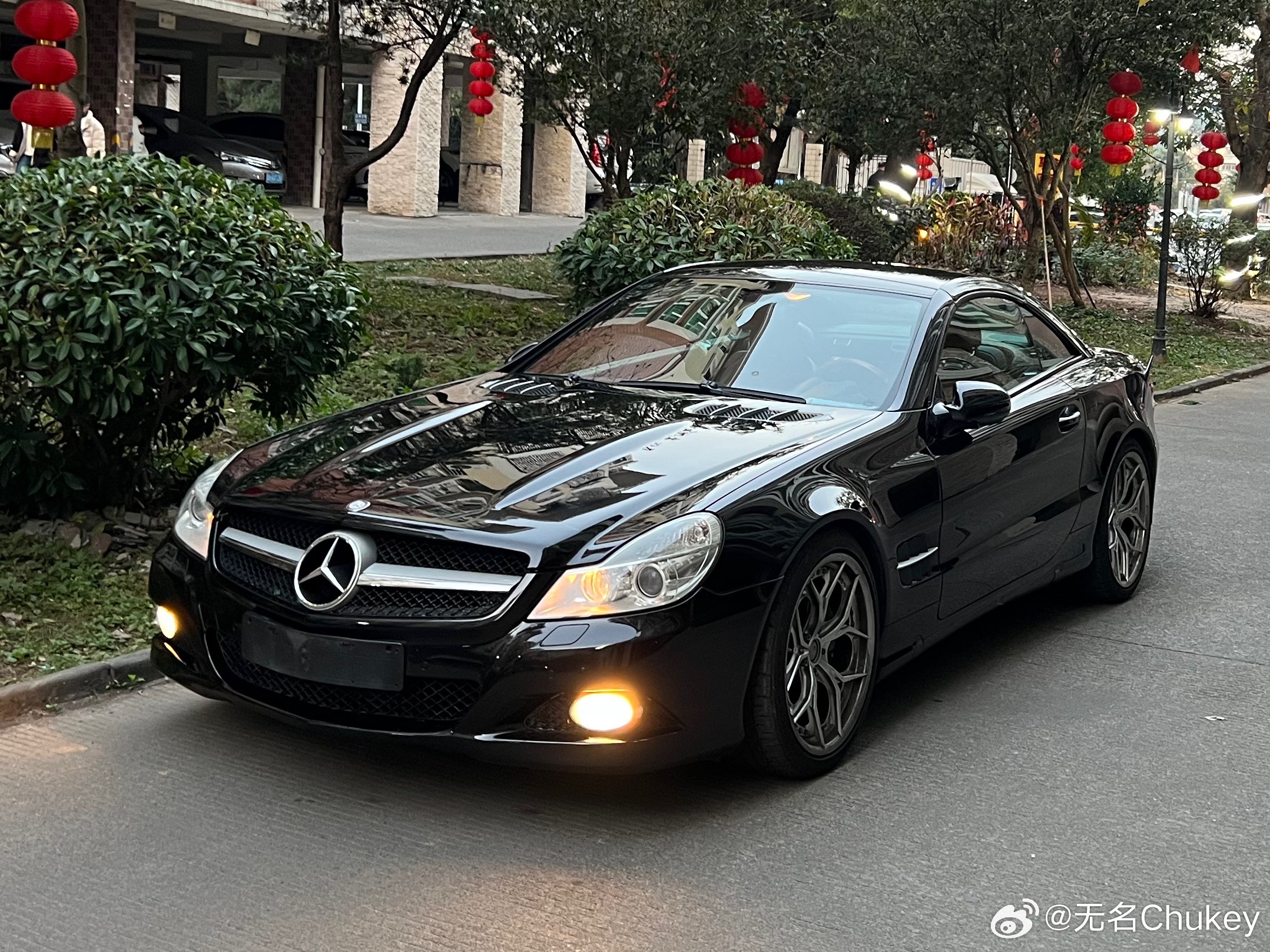 一款看着惊艳，坐着豪华，开着舒服，在我心中几乎完美的跑车。不到10万出售。这是我