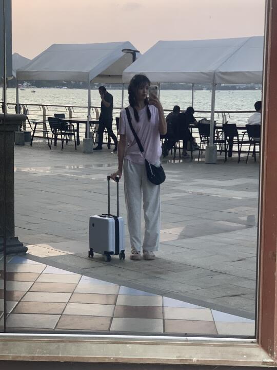 就是要出门耍✈️拍完海边泳衣回家的样子