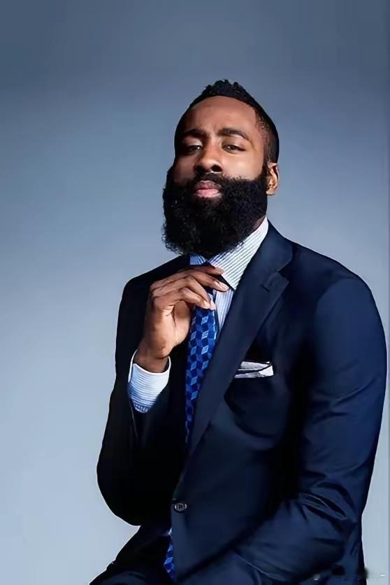 每年夏天，NBA都会🈶很多球星转会。今年也不例外！下面8位球星就有超过80%的