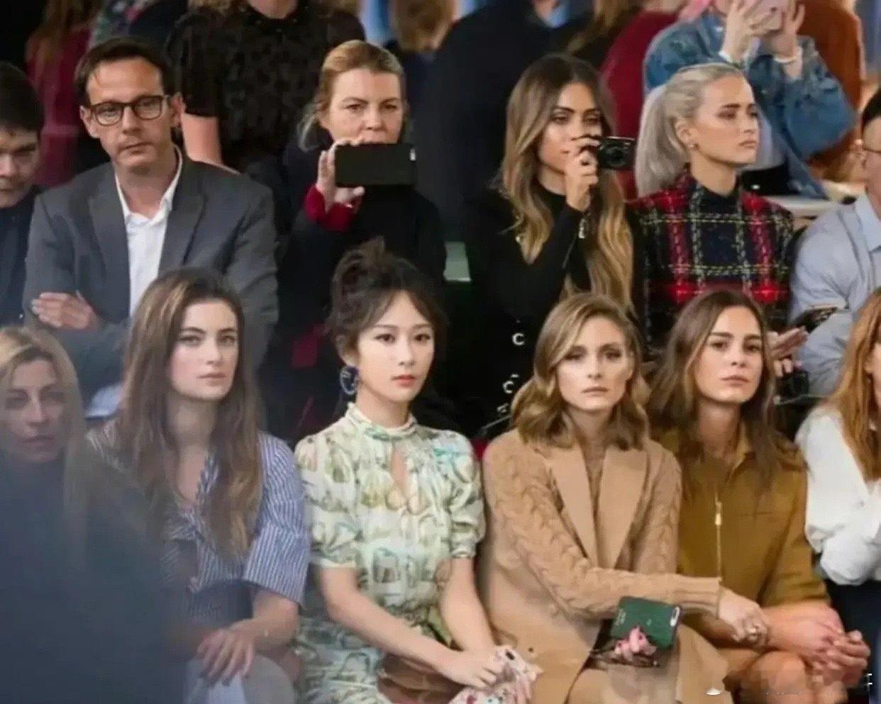 人群中一眼看到杨紫那种古典的东方美 