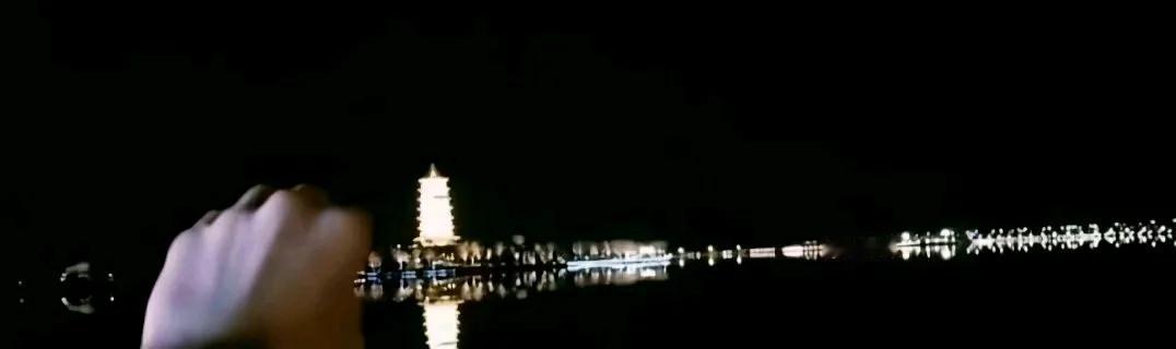 这把剑如何

此剑名曰万家灯火，乃天下利器，以山河为剑，可斩苍穹。