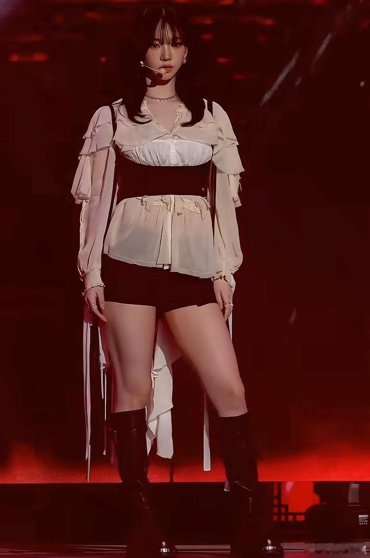 话说回来，柳智敏脸是好看的，但她是不是真该减肥了？ 