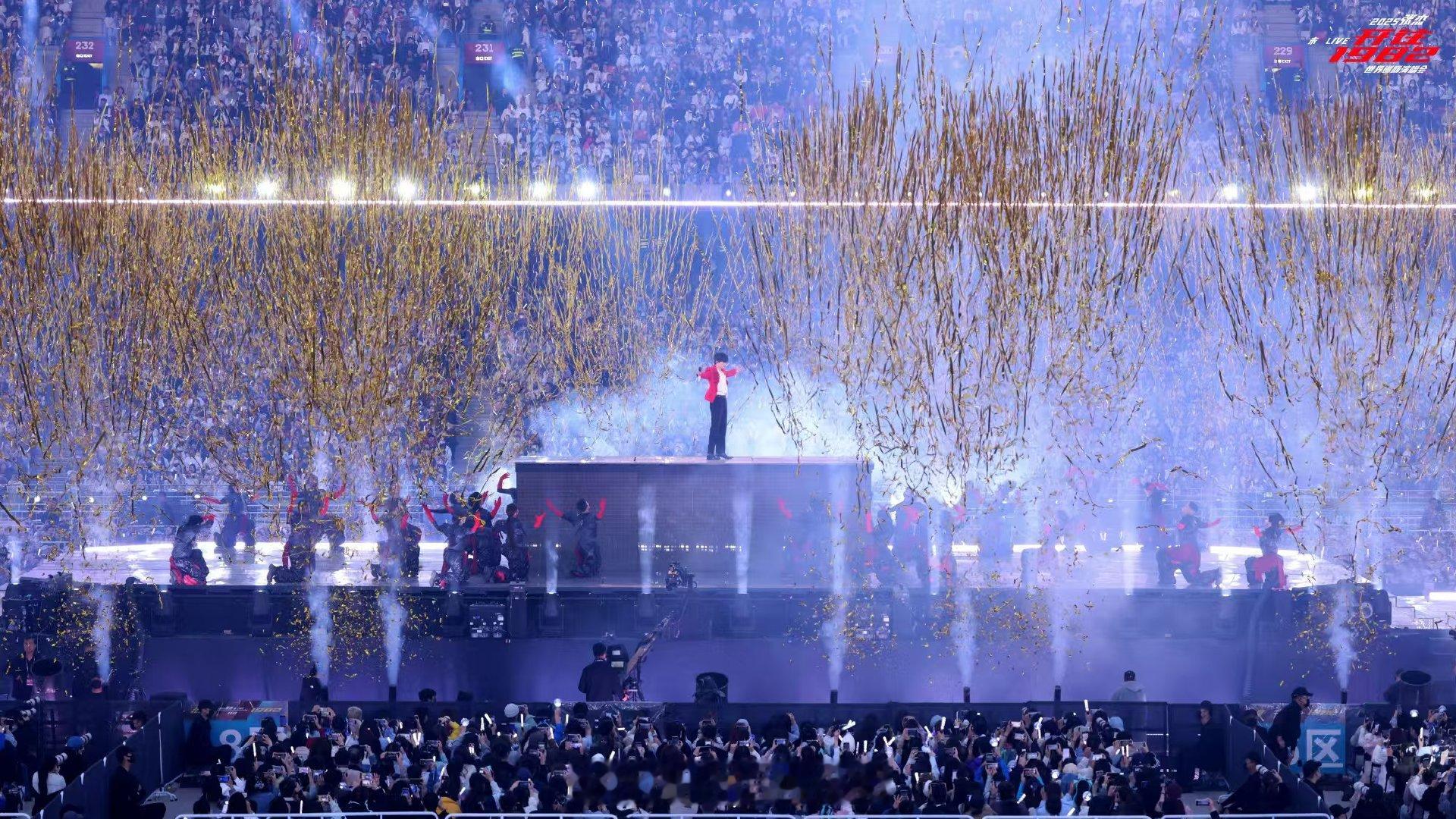 张杰演唱会舞台获法国设计金奖看过现场的都懂有多震撼，张杰巡演舞美拿下国际奖项，创