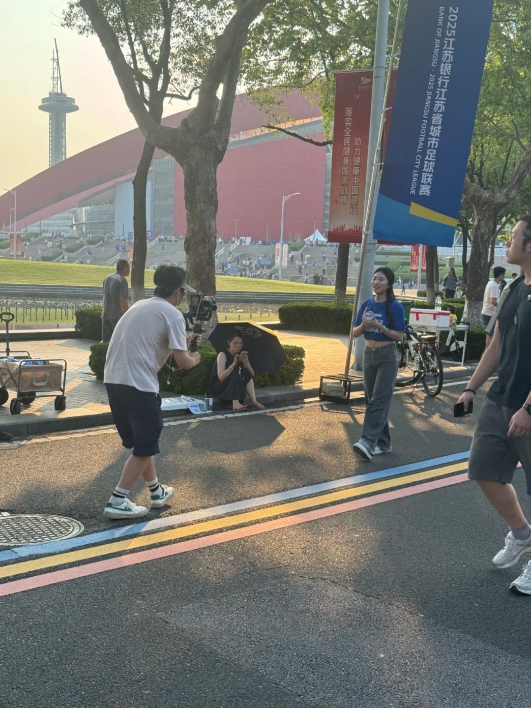 江苏一哥对决江苏E哥 没抢到票，只能在家看直播了。 ​​​