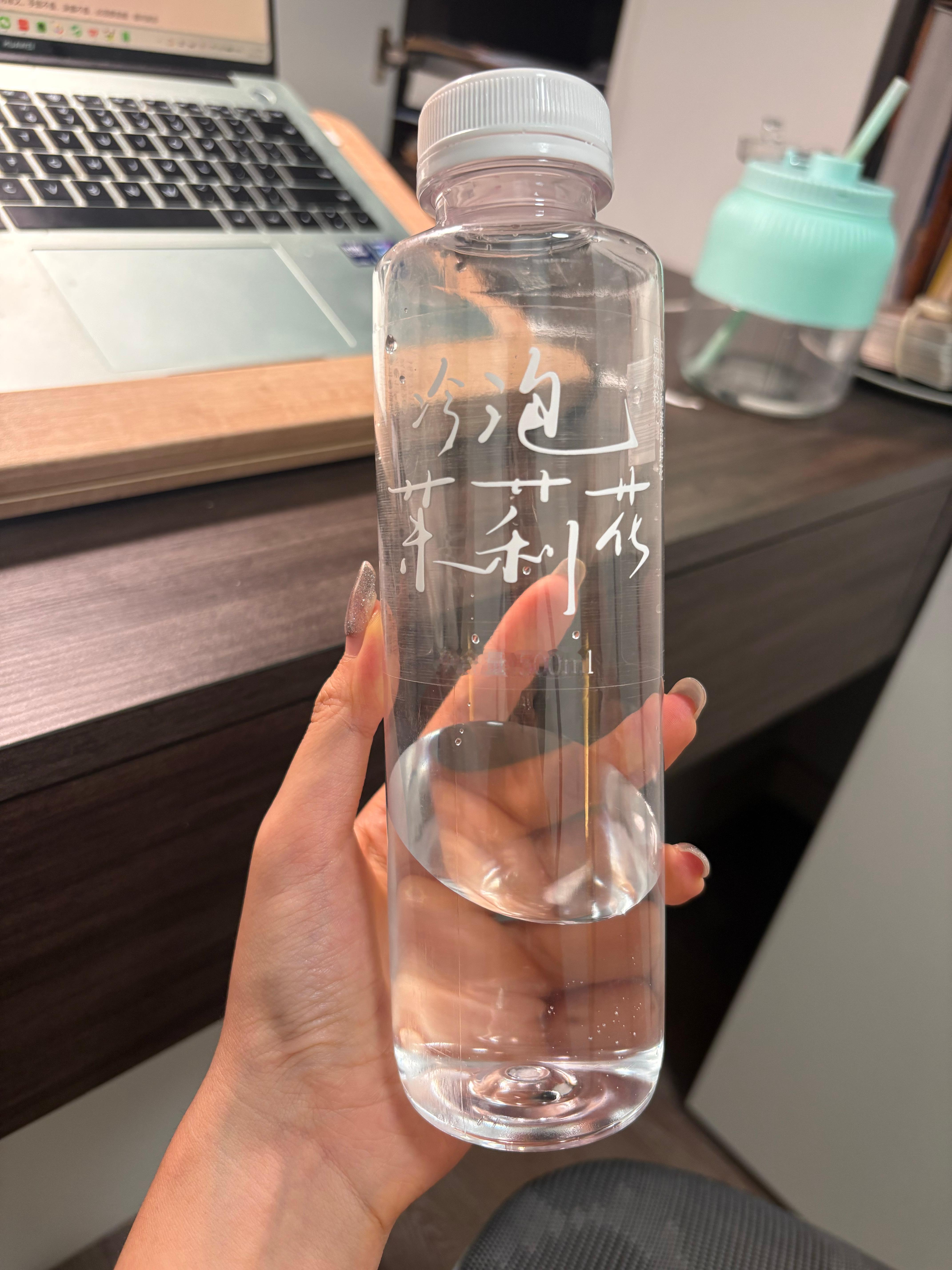 这个冷泡沫梨花水真的是非常非常好喝，惊为天人！！如果是一般的饮料，可能是口味好，