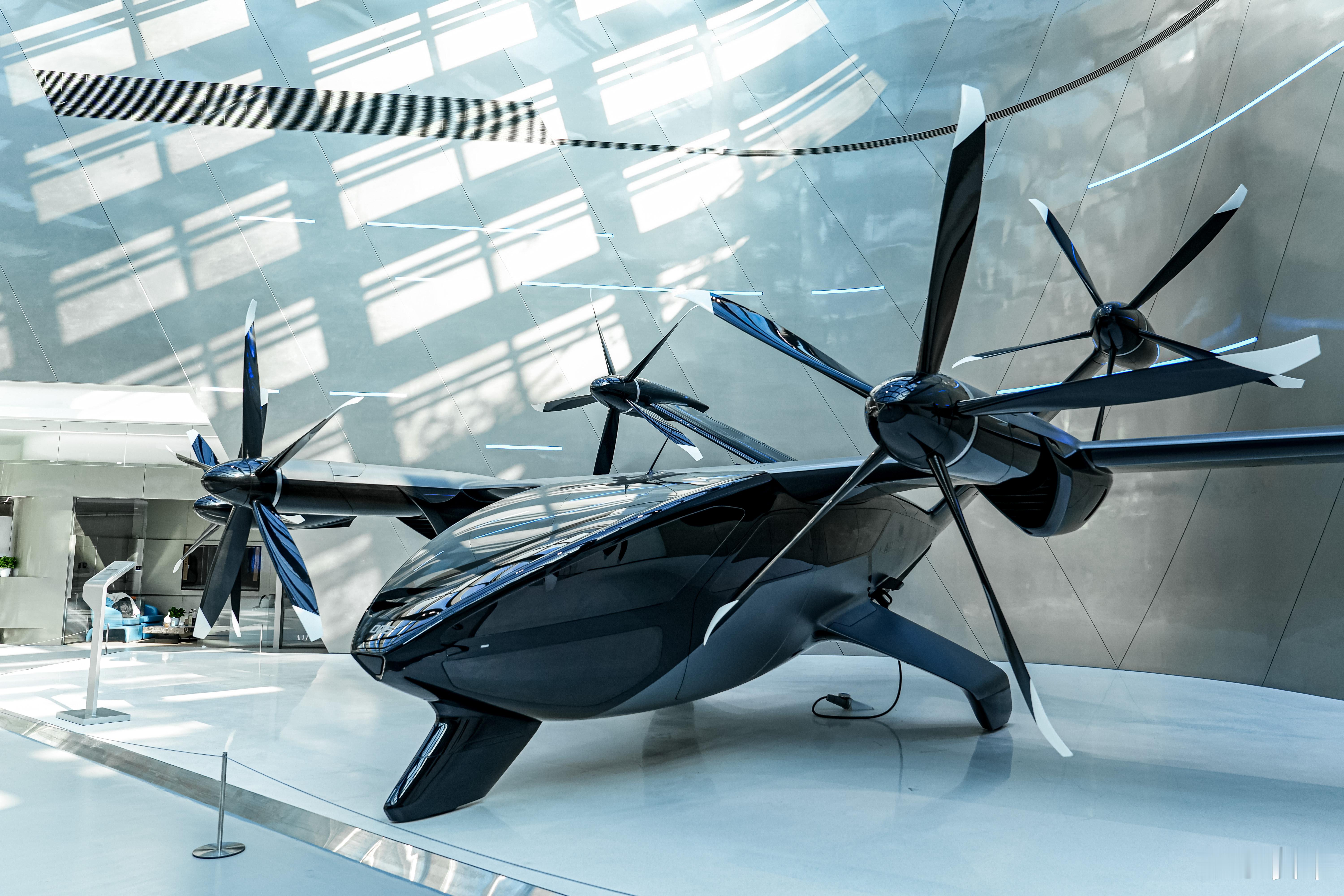 【2050小鹏科技日正在直播！】从代码到实体，从虚拟到现实，当数字的碎片凝聚成现